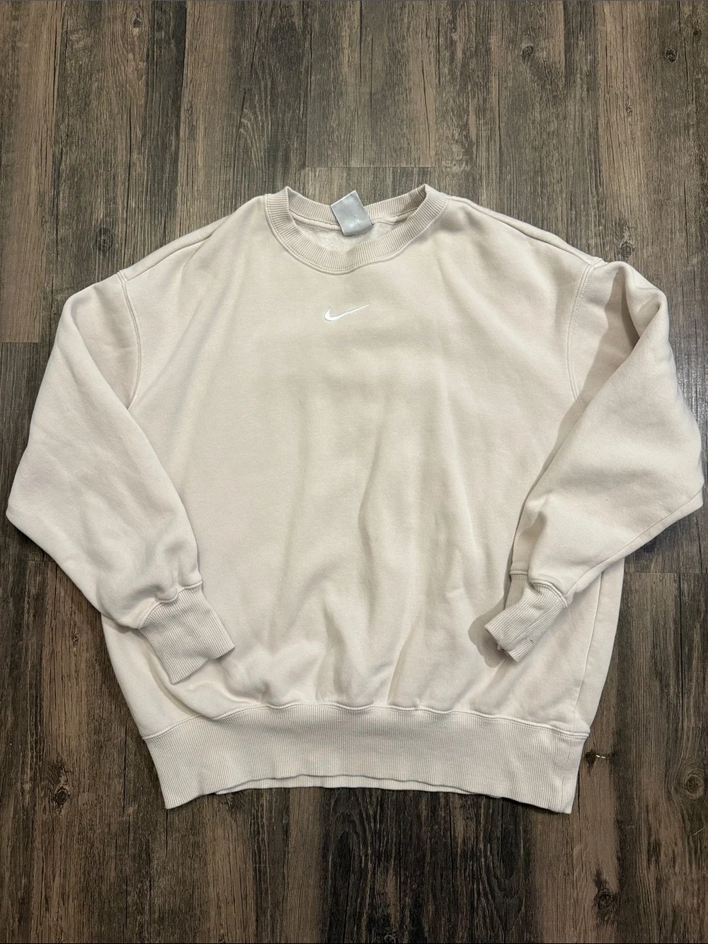 Nike Women’s Cream Crewneck Sweatshirt